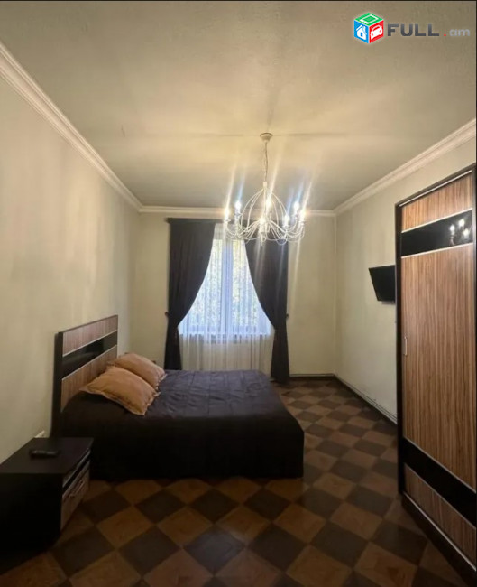 LA10861  Վարձով 2 սենյականոց բնակարան Աբովյան փողոցում 