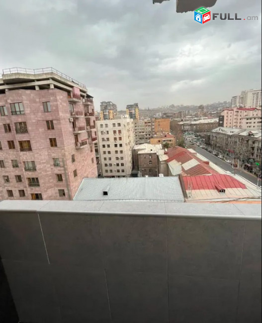 LA10864 Վարձով 3 սենյականոց բնակարան Ամիրյան փողոցում