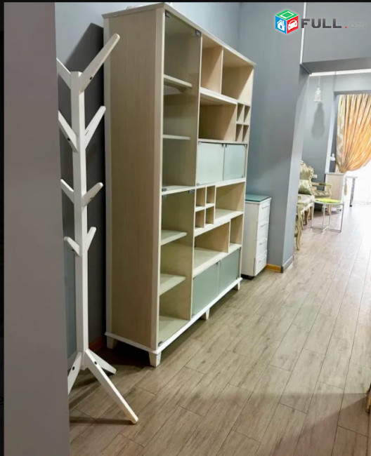 LA10892 Վարձով 70 քմ. Բազմաֆունկցիոնալ գույք Պարոնյան փողոցում կենտրոնում