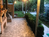 LA10811 Վարձով  6 սենյականոց 3 հարկանի քարե տուն Ռոստոմի փողոցում կենտրոնում