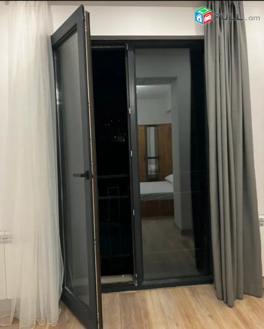 LA10922 Վարձով 2 սենյականոց բնակարան  Լենինգրադյան փողոց , նորակառույց շենքում