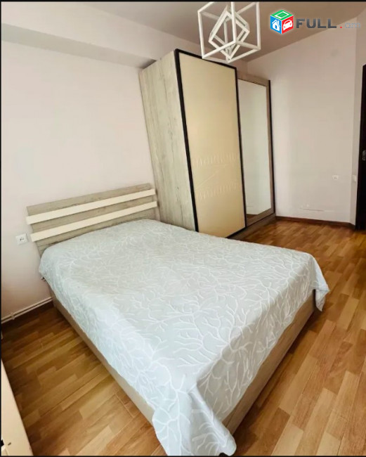 LA10929 Վարձով 2 սենյականոց բնակարան նորակառույց շենքում Շինարարների փողոցում