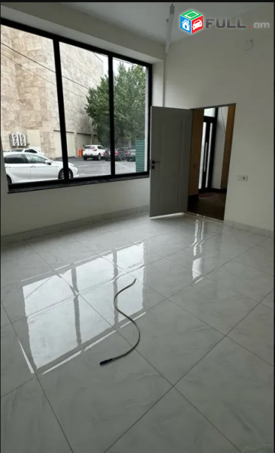 LA10932 Վարձով 360 քմ. Բազմաֆունկցիոնալ գույք Արաբկիրում, Հրաչյա Քոչարի փողոց