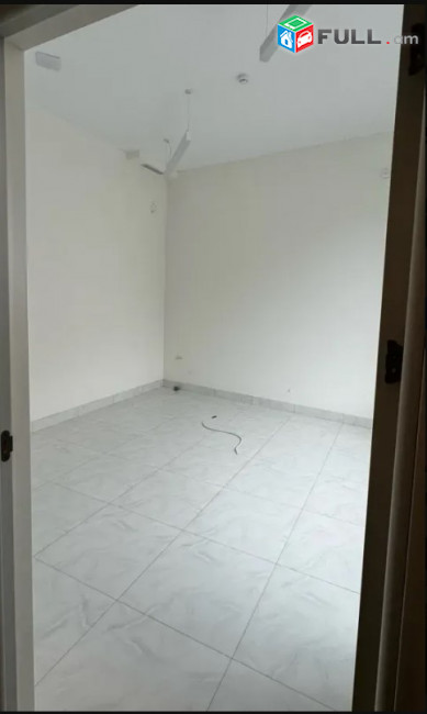 LA10932 Վարձով 360 քմ. Բազմաֆունկցիոնալ գույք Արաբկիրում, Հրաչյա Քոչարի փողոց