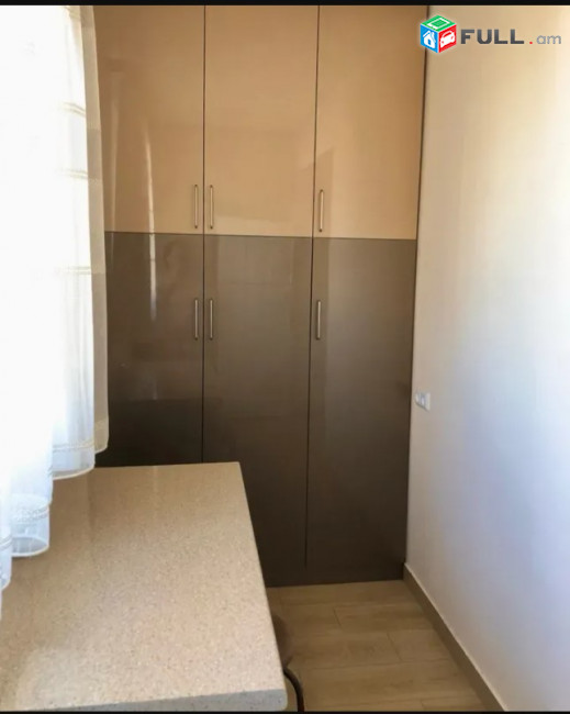LA10933 Վարձով 4 սենյականոց բնակարան Վահրամ Փափազյան փողոցում