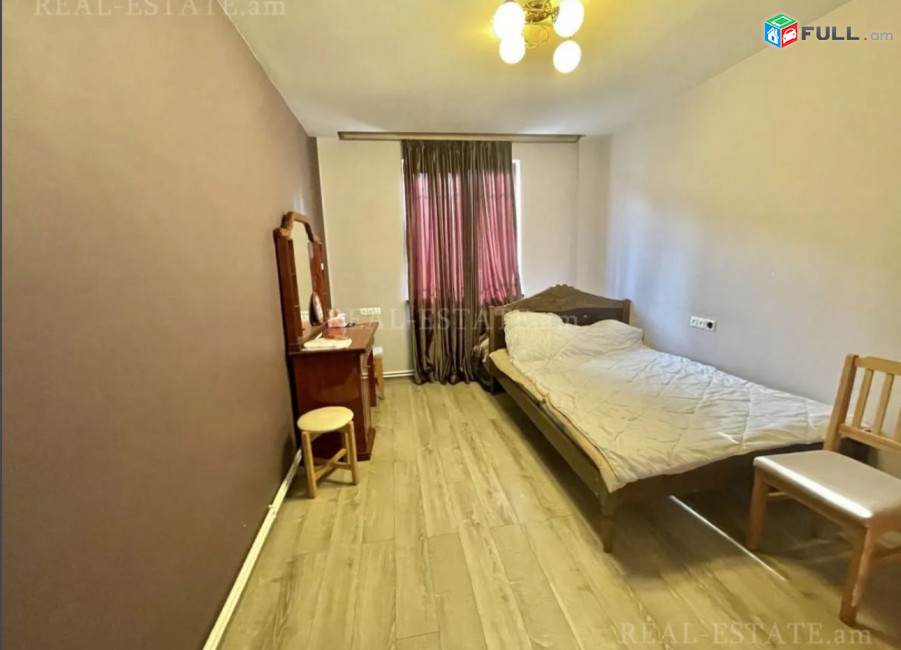 LA10934 Վարձով 4 սենյականոց բնակարան Քաջազնունու փողոց , Նոր Զովք սուպերմարկետի հարևանությամբ