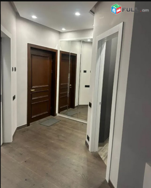 LA10991 Վարձով 3 սենյականոց բնակարան Լեոյի փողոց , նորակառույց շենքում 