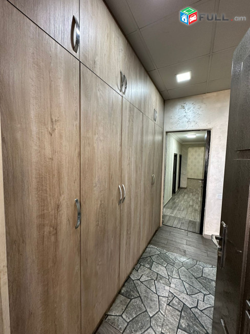 LA10995 Վարձով 80 քմ գրասենյակայաին տարածք Արամ Խաչատրյան փողոցում