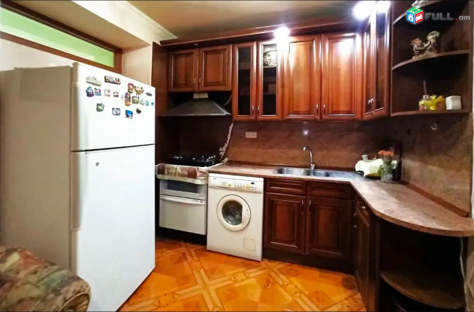 LA10996 Վարձով 3 սենյականոց բնակարան Ավետիս Ահարոնյանի փողոցում