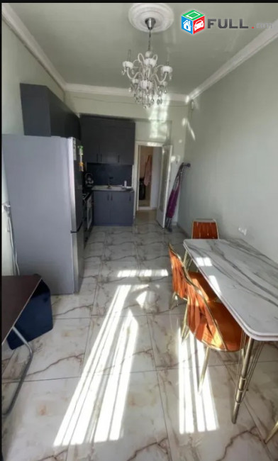 LA11049 Վարձով 3 սենյականոց բնակարան Բագրատունյաց փողոցում