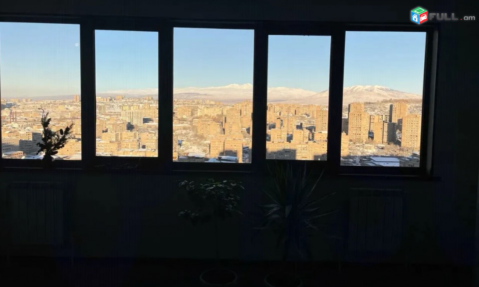 LA11061 Վարձով 3 սենյականոց բնակարան Պետրոս Դուրյանի փողոցում