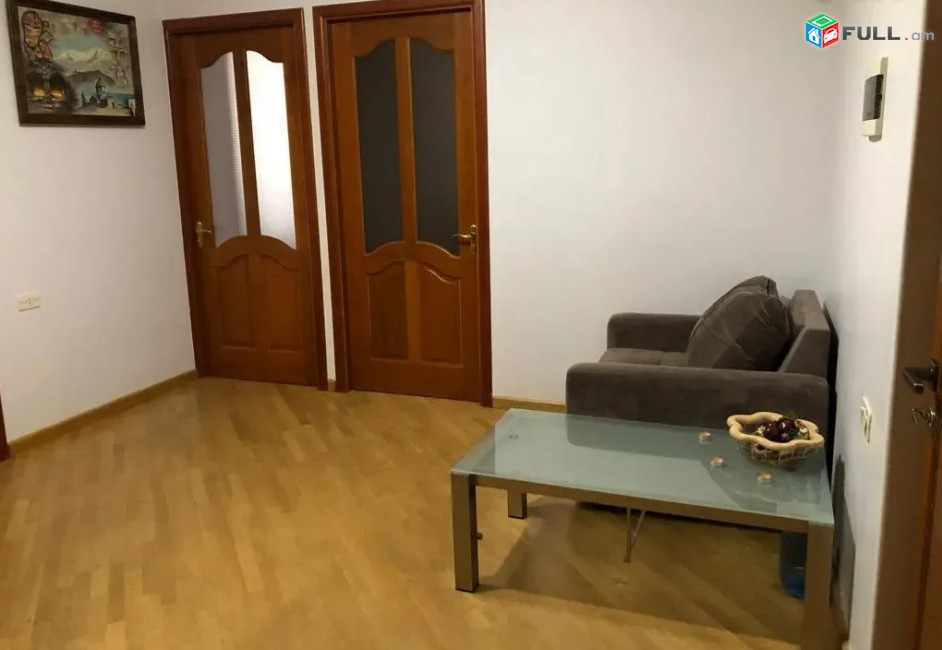 LA11093 Վարձով 3 սենյականոց բնակարան   Թումանյան փողոց , նորակառույց շենքում