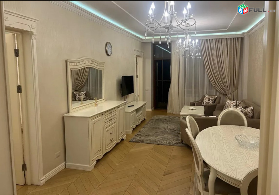 LA11111 Վարձով 3 սենյականոց բնակարան Արամի փողոց, նորակառույց շենքում 