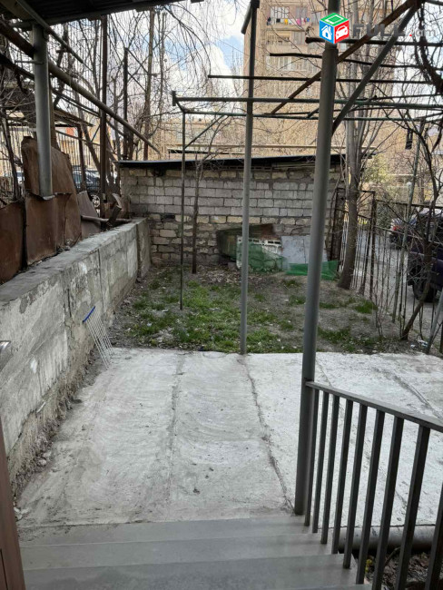 LA11125 Վարձով 3 սենյականոց բնակարան Մամիկոնյանց փողոցում 