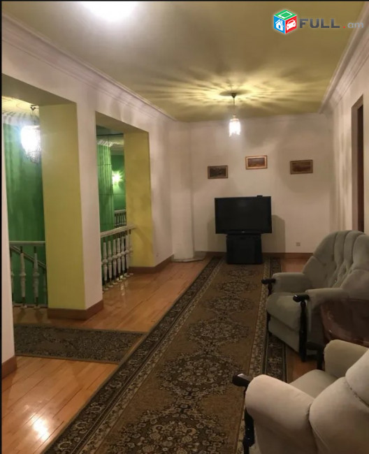 LA11213 Վարձով 5 սենյականոց 2  հարկանի քարե տուն Թավրիզյան փողոցում Արաբկիրում