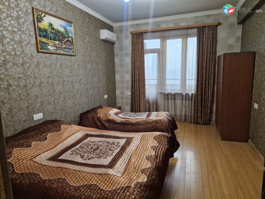 LA11220 Օրավարձով 4 սենյականոց բնակարան Արգիշտիի փողոց , նորակառույց շենքում 