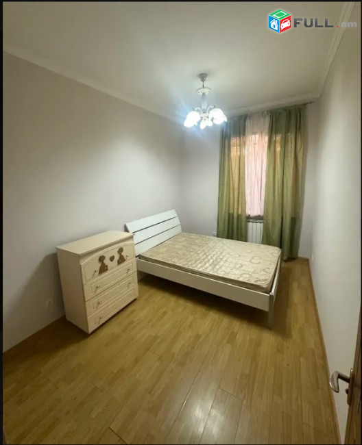 LA11223 Վարձով 3 սենյականոց բնակարան Բագրատունյաց փողոցում