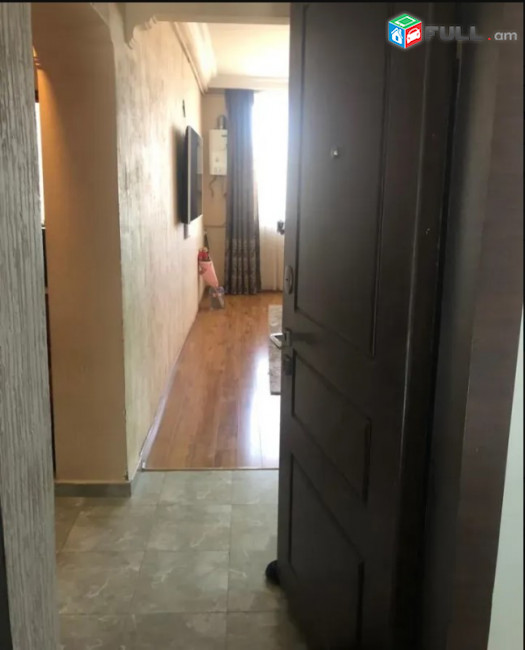 LA11255 Վարձով 3 սենյականոց բնակարան Նար-Դոսի փողոցում