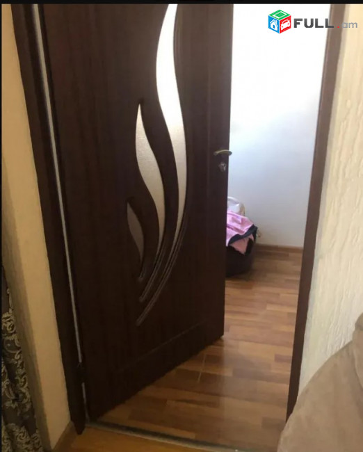 LA11255 Վարձով 3 սենյականոց բնակարան Նար-Դոսի փողոցում