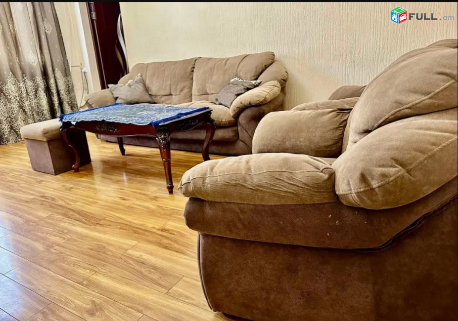 LA11255 Վարձով 3 սենյականոց բնակարան Նար-Դոսի փողոցում