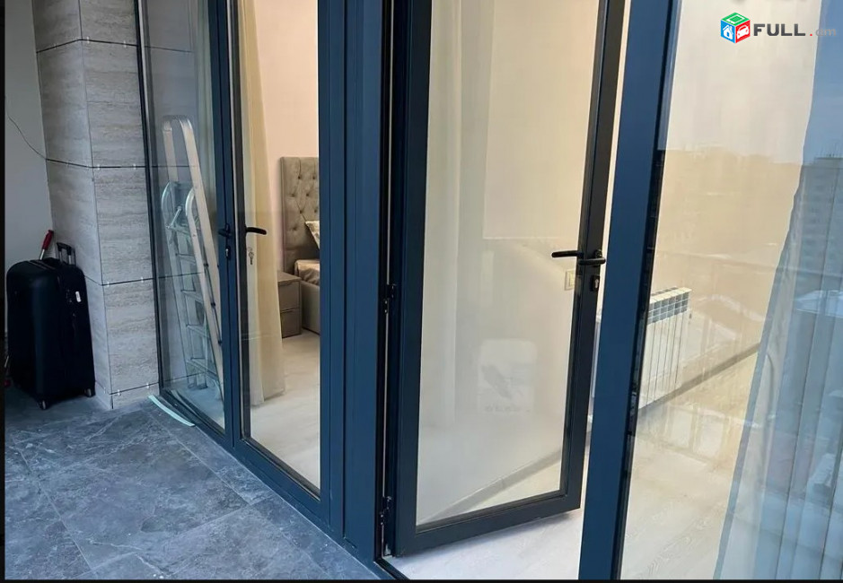 LA11259  Վարձով 2 սենյականոց բնակարան  Արամ Խաչատրյան փողոց , նորակառույց շենքում