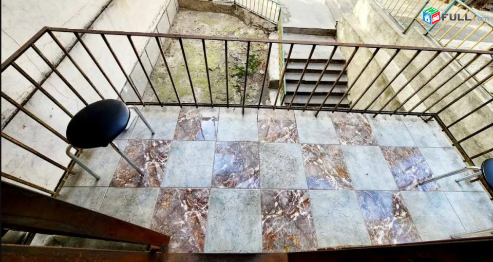 LA11263 Վարձով 2 սենյականոց բնակարան Օրբելի եղբայրների փողոց , առաջին գիծ