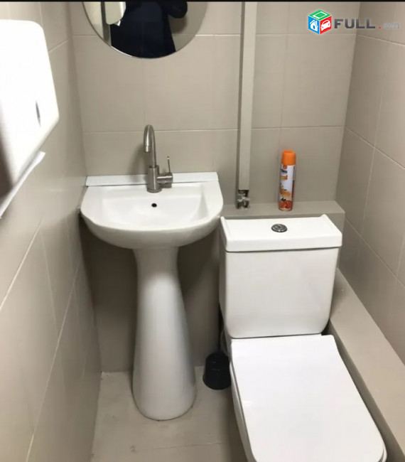 LA11275 Վարձով 70 քմ.  տարածք Լեոյի փողոցում կենտրոնում