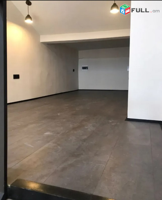 LA11275 Վարձով 70 քմ.  տարածք Լեոյի փողոցում կենտրոնում
