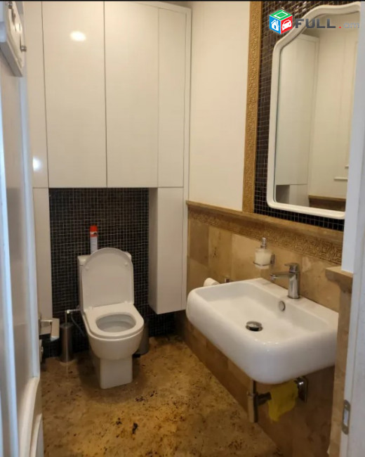 LA11312  Վարձով 210 քմ. Գրասենյակային տարածք Վաղարշյան փողոցում