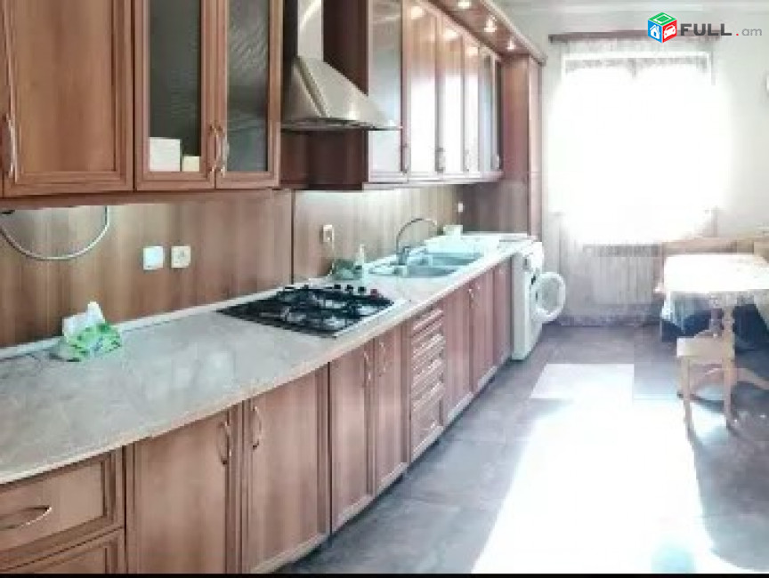 LA11320 Վարձով 5 սենյականոց 2 հարկանի առանձնատուն Երկաթուղայինների 2-րդ փողոցում