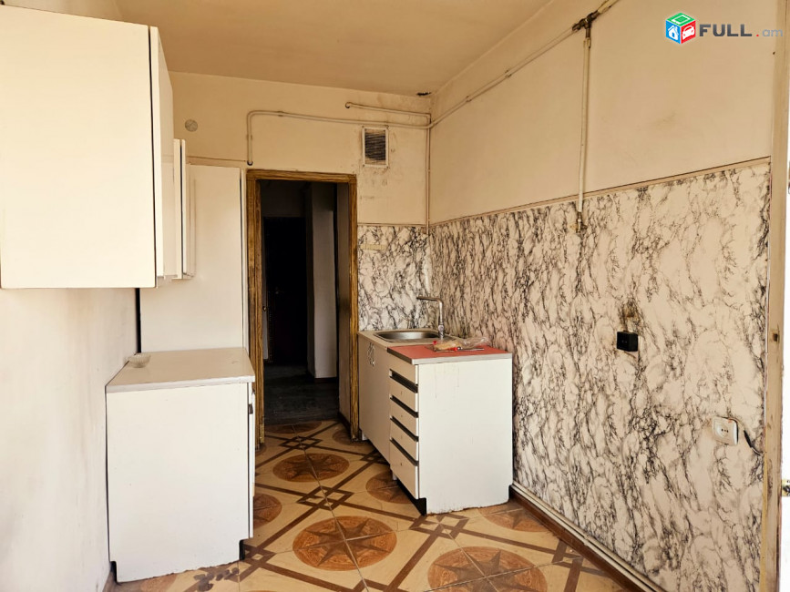 LA11331 Վաճառվում է  4 սենյականոց բնակարան Ավան Չարենց թաղամասում 