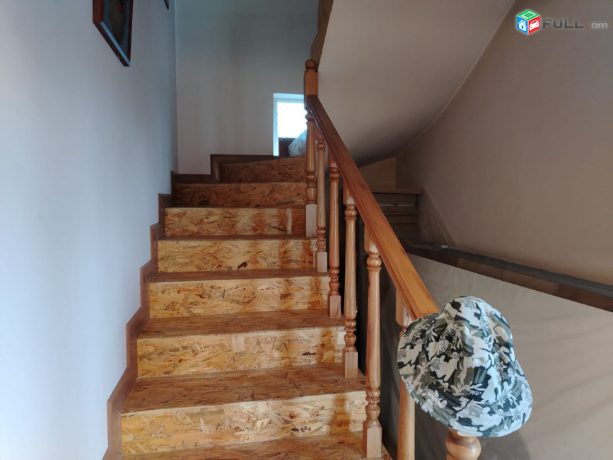 LA11296 Վաճառվում է 2 հարկանի առանձնատուն Բյուրականում
