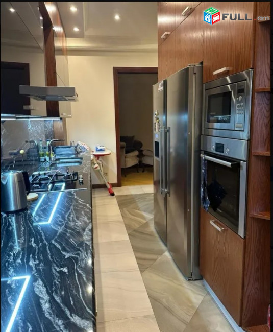 LA11355 Վարձով 3 սենյականոց բնակարան նորակառույց շենքում Եկմալյան փողոցում