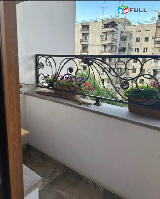 LA11355 Վարձով 3 սենյականոց բնակարան նորակառույց շենքում Եկմալյան փողոցում