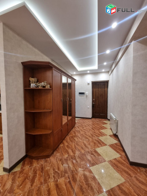LA11370 Օրավարձով 3 սենյականոց բնակարան Հյուսիսային պողոտա , նորակառույց շենք