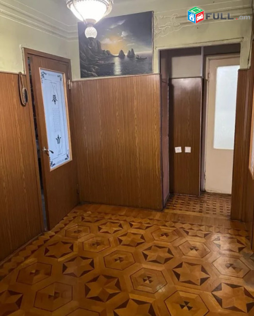 LA11389 Վարձով 3 սենյականոց բնակարան Վիկտոր Համբարձումյան փողոցում