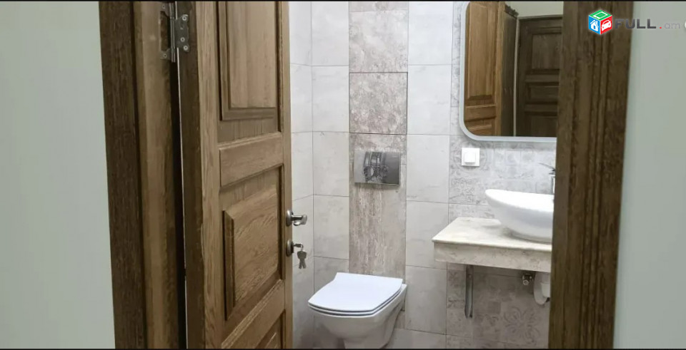 LA11400 Վարձով 4 սենյականոց բնակարան Սայաթ-Նովայի պողոտայում