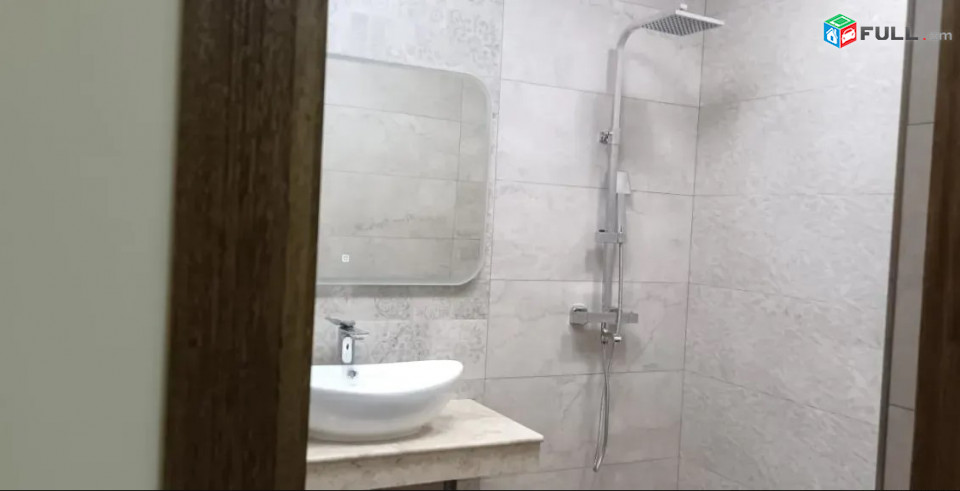 LA11400 Վարձով 4 սենյականոց բնակարան Սայաթ-Նովայի պողոտայում