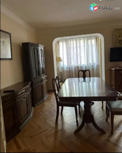 LA11414 Վարձով 3 սենյականոց բնակարան Վրացական փողոցում