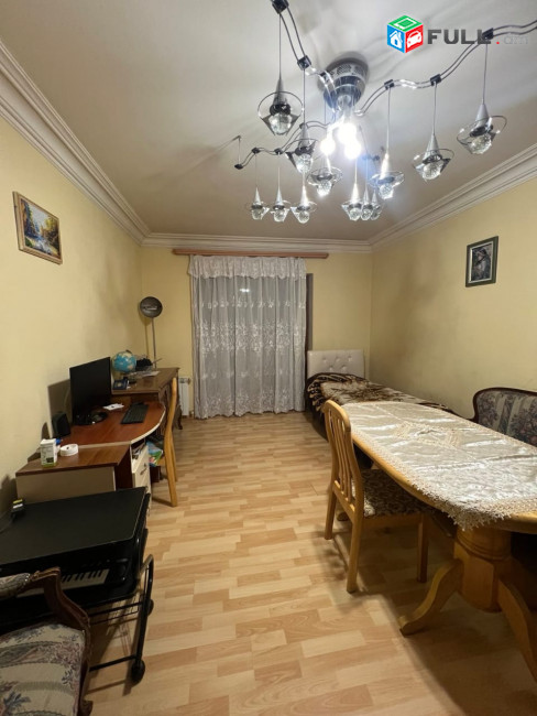 LA11417 Վարձով 3 սենյականոց բնակարան Բարբյուսի փողոցում