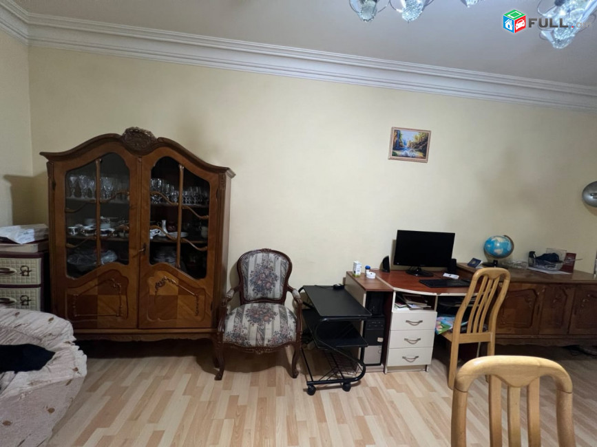 LA11417 Վարձով 3 սենյականոց բնակարան Բարբյուսի փողոցում