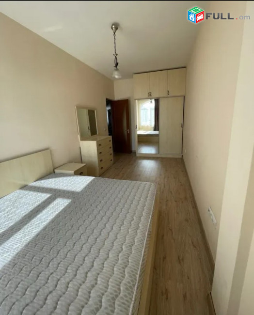 LA11428 Վարձով 3 սենյականոց բնակարան  Արամ Խաչատրյան փողոց , նորակառույց շենքում