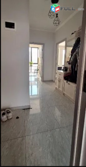 LA11431 Վարձով 3 սենյականոց բնակարան  Հովսեփ Էմինի փողոց , նորակառույց շենքում
