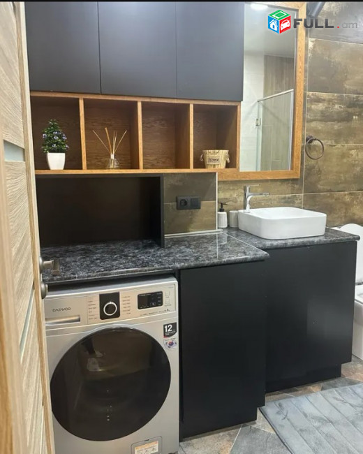 LA11445 Վարձով 2 սենյականոց բնակարան  Արամի փողոց , նորակառույց շենքում