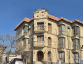 LA11453 Վարձով 7 սենյականոց 3 հարկանի քարե տուն Կարապետ Ուլնեցու փողոցում