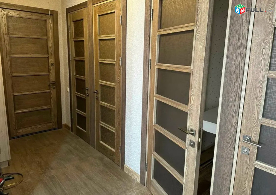 LA11463  Վարձով 4 սենյականոց բնակարան Արամ Խաչատրյան փողոցում 