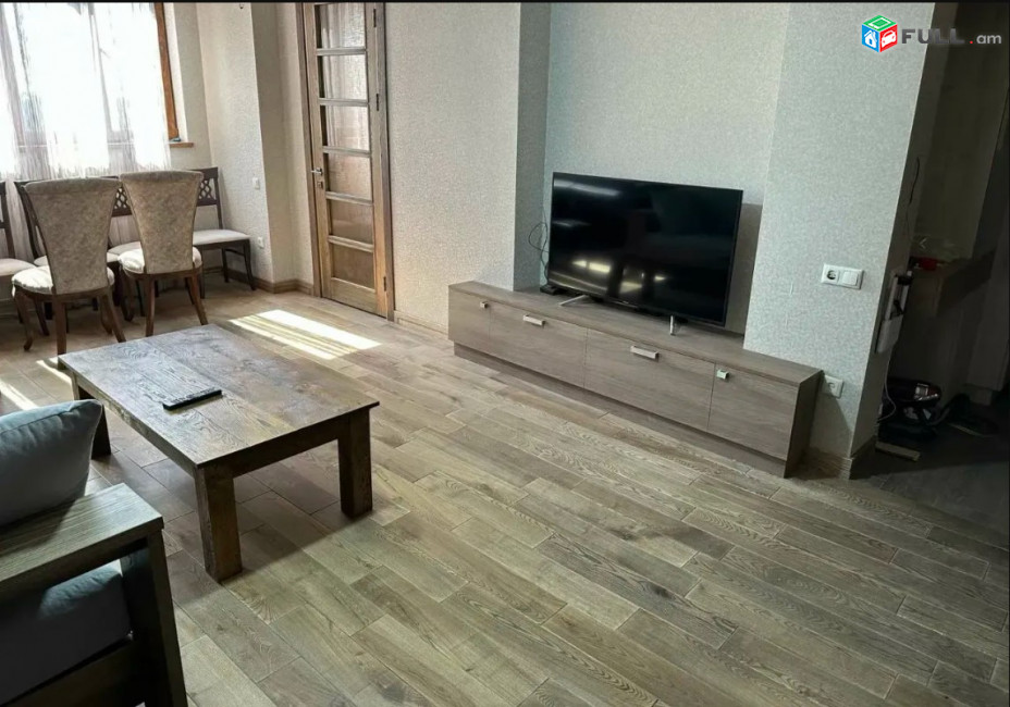 LA11463  Վարձով 4 սենյականոց բնակարան Արամ Խաչատրյան փողոցում 