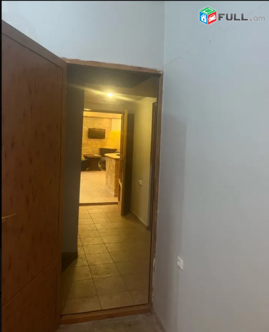 LA11466 Վարձով 120 քմ. Կոմերցիոն անշարժ գույք Վահան Տերյանի փողոցում կենտրոնում