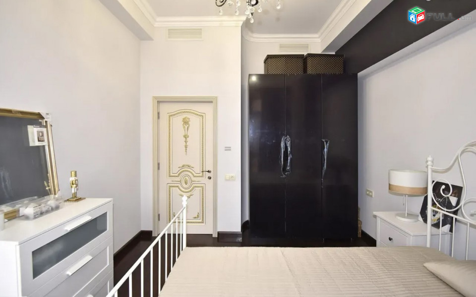 LA11455 Վարձով 4 սենյականոց բնակարան Ամիրյան փողոց, նորակառույց շենք