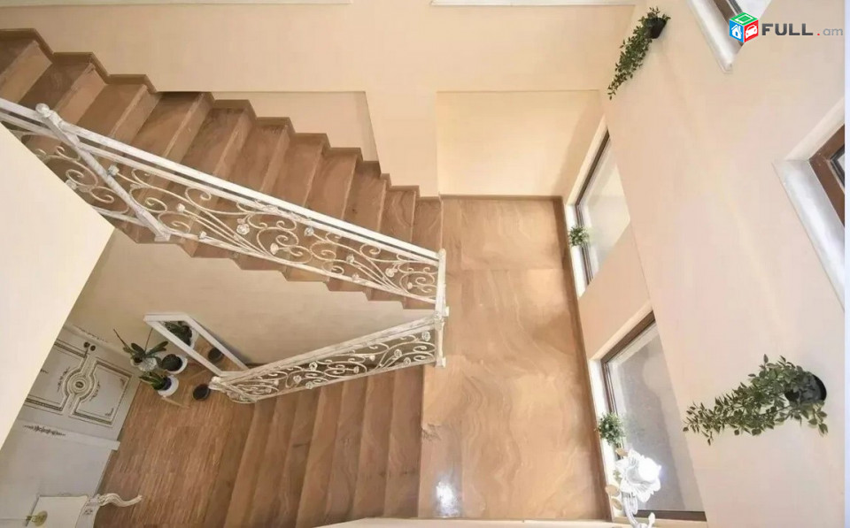 LA11455 Վարձով 4 սենյականոց բնակարան Ամիրյան փողոց, նորակառույց շենք